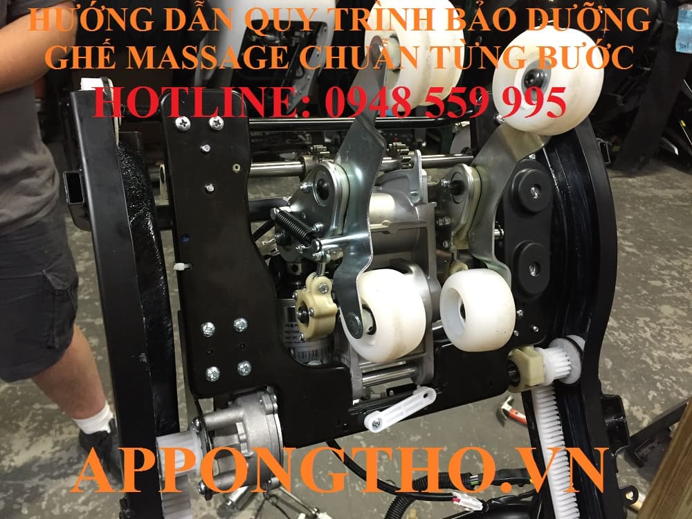 Bước 12: Bôi trơn các cơ cấu chuyển động và chi tiết cơ khí