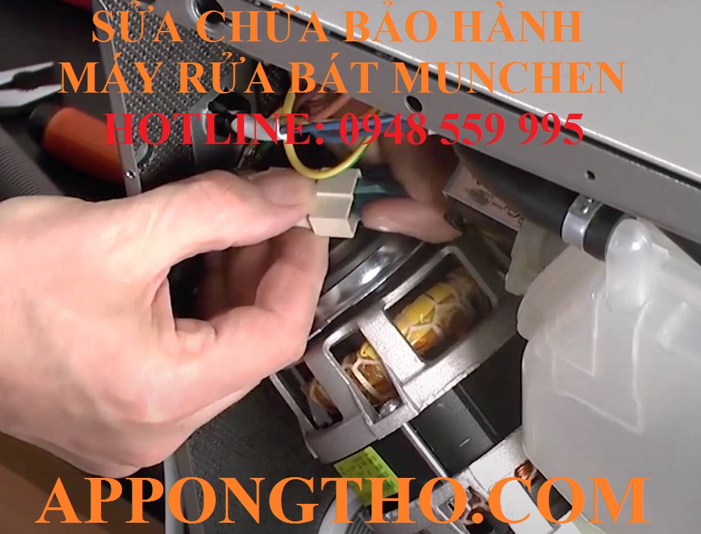 10 Dấu hiệu máy rửa chén bát Munchen nên gọi thợ sớm